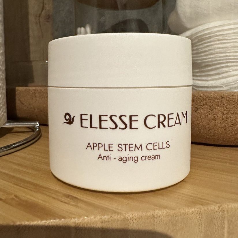 Elesse Cream ránckrém 50 ml-es fehér tégelyben